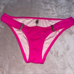 Victoria’s Secret
Bikini bottoms
Size XS
Like new!